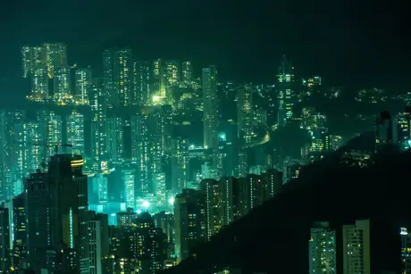 city scape showing wireless communicatio